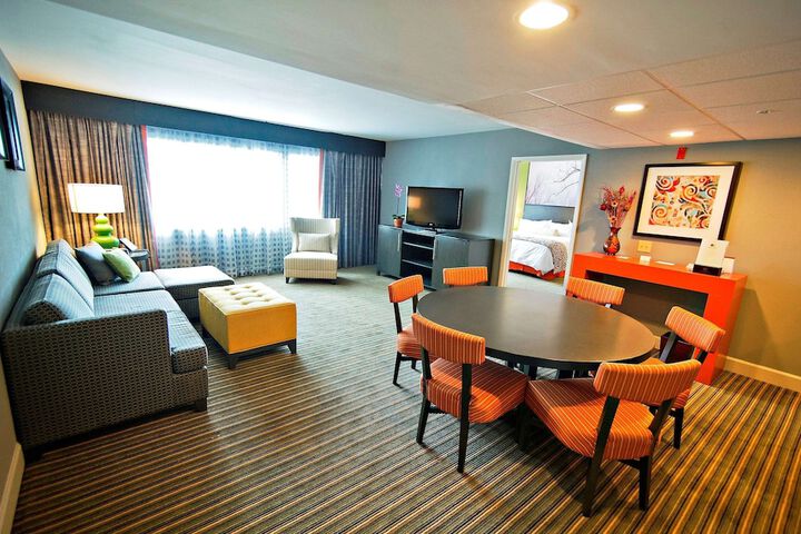 Room 13 of 28