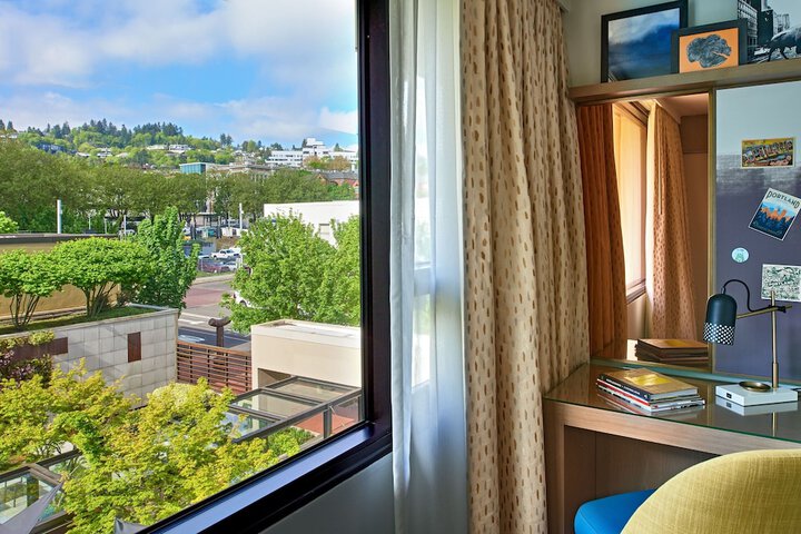 Room 10 of 61