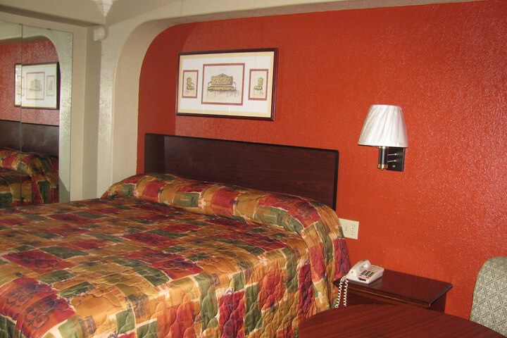 Room 13 of 15