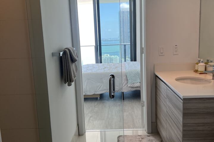 Room 3 of 16