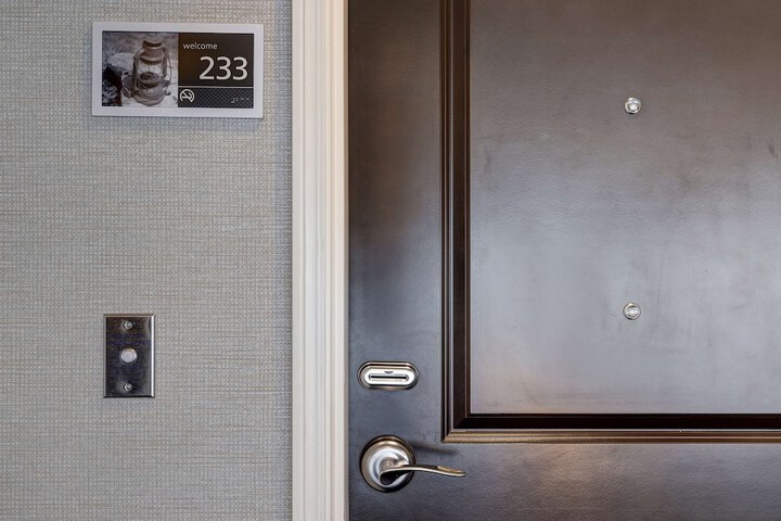 Room 26 of 69