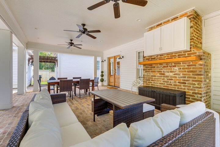 Luxe Fairhope Home w / Covered Patio: Walk to Bay