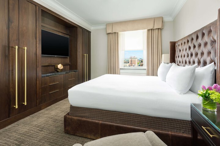 Room 93 of 144