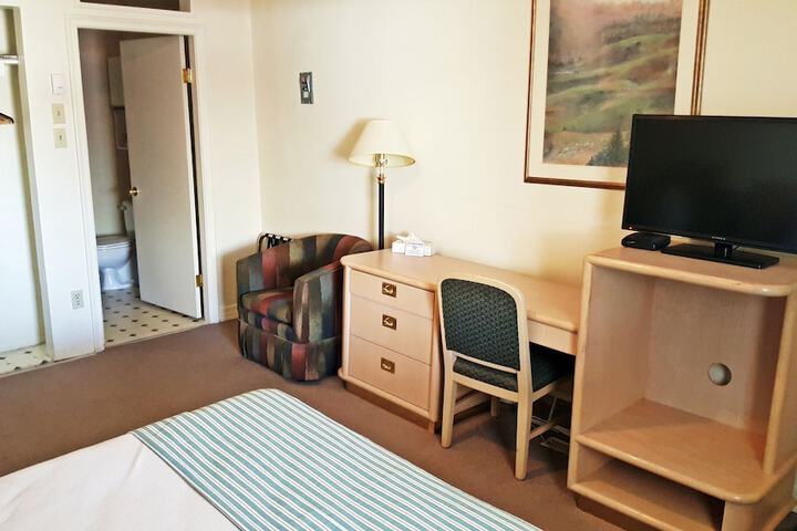 Room 11 of 15
