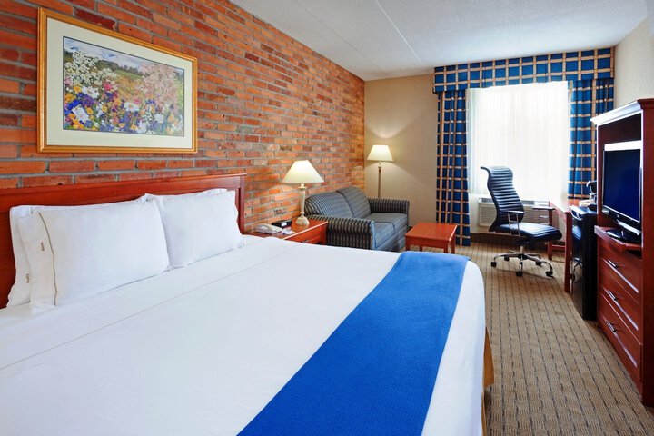 Room 9 of 29