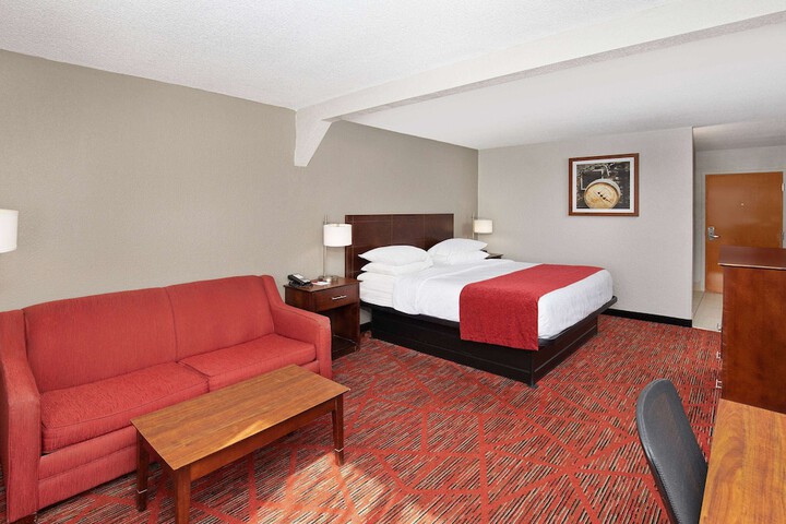 Room 13 of 36