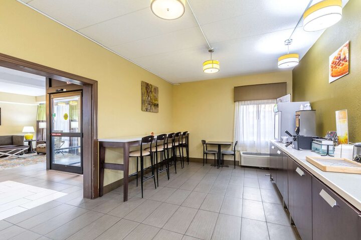 Breakfast/Coffee Service 42 of 47