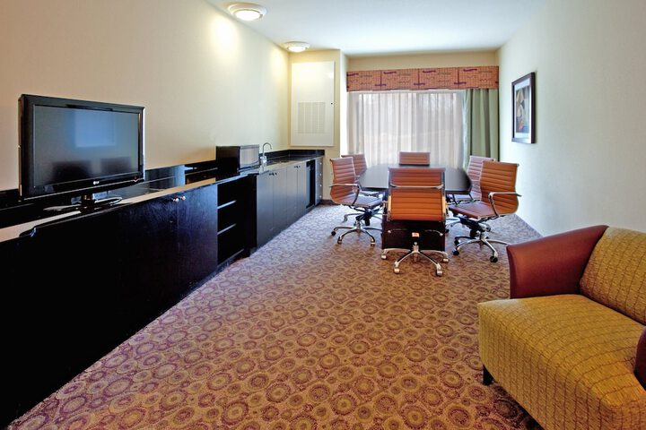 Room 9 of 39