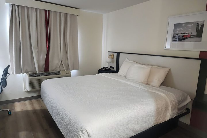 Room 15 of 19