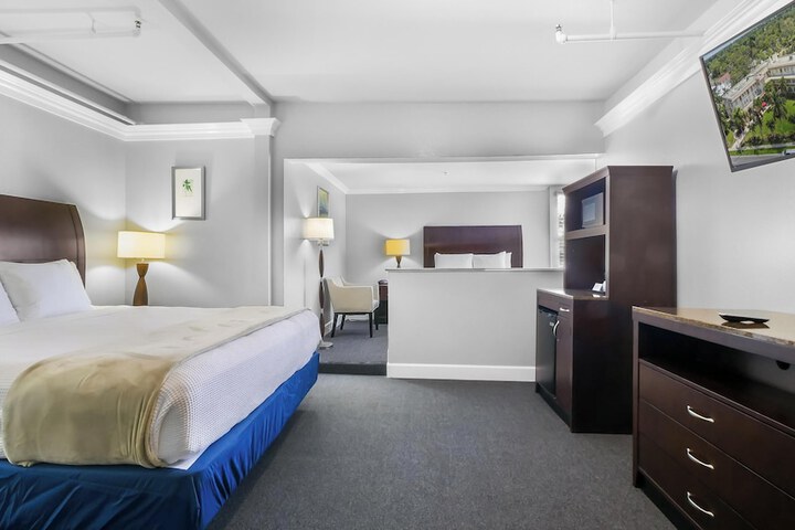 Room 33 of 149