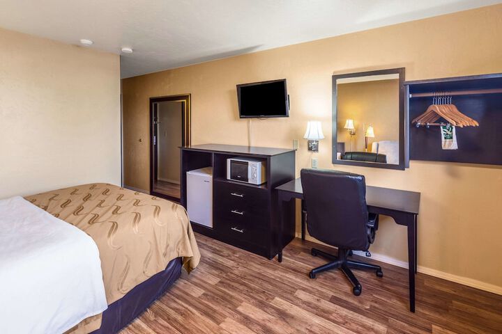 Room 17 of 32
