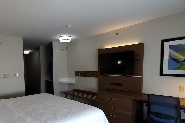 Room 32 of 56