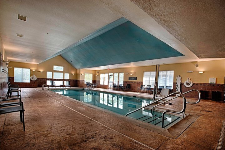 Pool 6 of 35