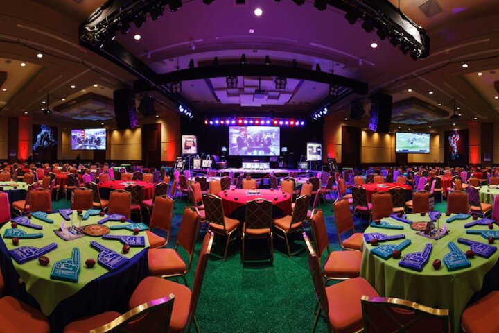 Ballroom/Hall 43 of 62