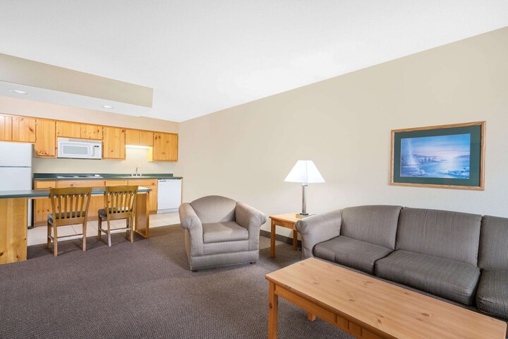 Room 7 of 16