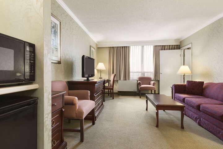 Room 14 of 23