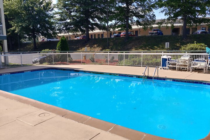 Super 8 by Wyndham New Cumberland