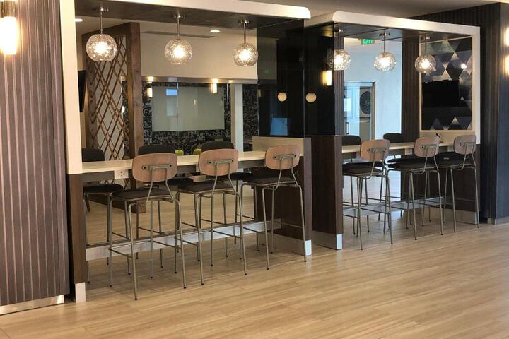 Crowne Plaza Chicago-Northbrook by IHG
