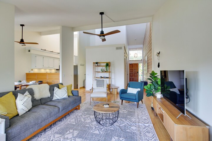 La Mesa Townhome: 15 Mi to San Diego!