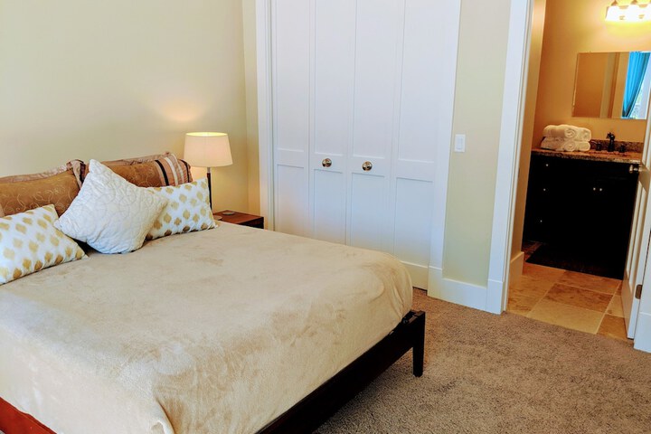Room 33 of 51