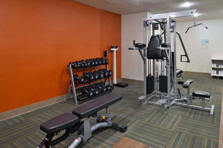 Holiday Inn Express Farmington - Bloomfield by IHG