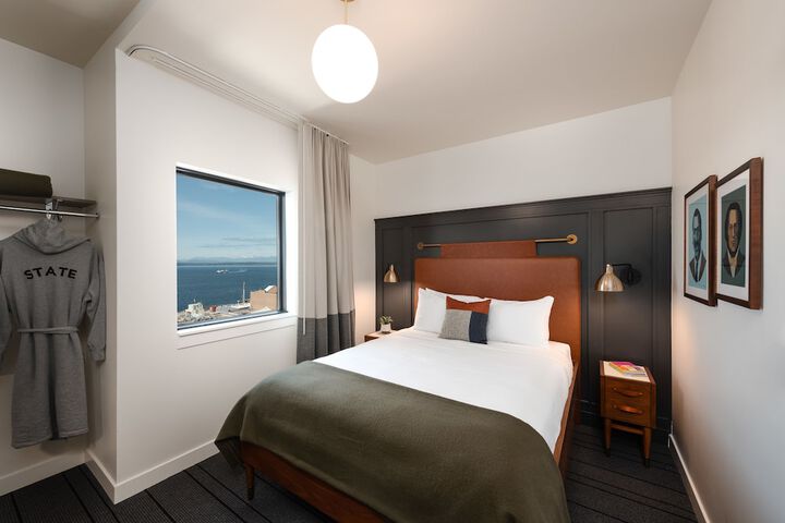 Room 17 of 22
