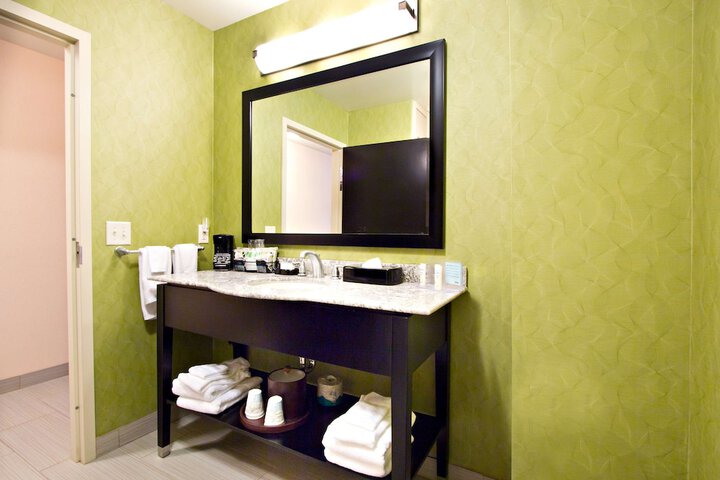 Room 43 of 66