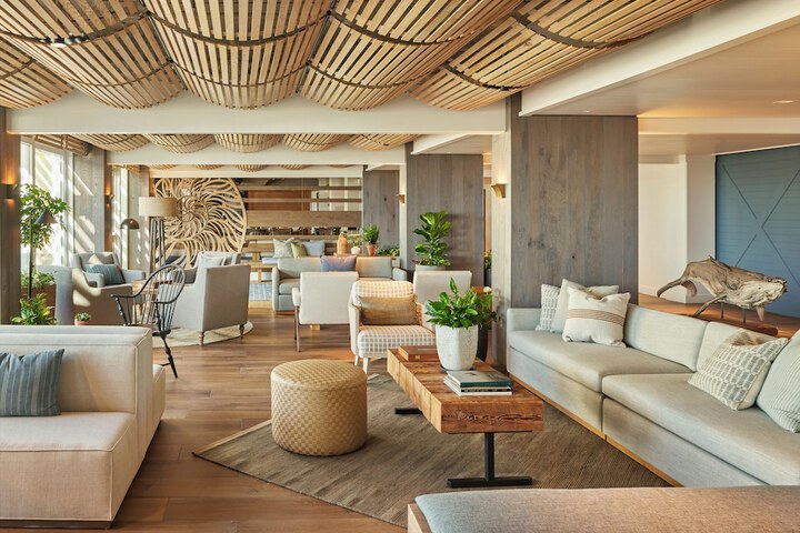 Newport Harbor Island Resort