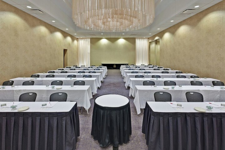 Crowne Plaza Chicago Ohare Hotel & Conf Center by IHG