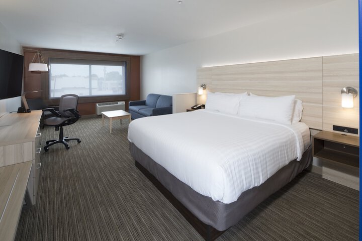 Holiday Inn Express Hotel & Suites Bay City by IHG