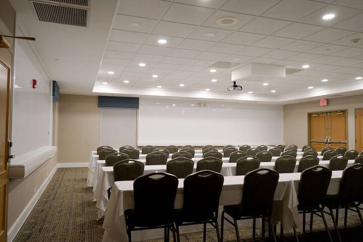 Hampton Inn & Suites Chicago / Aurora