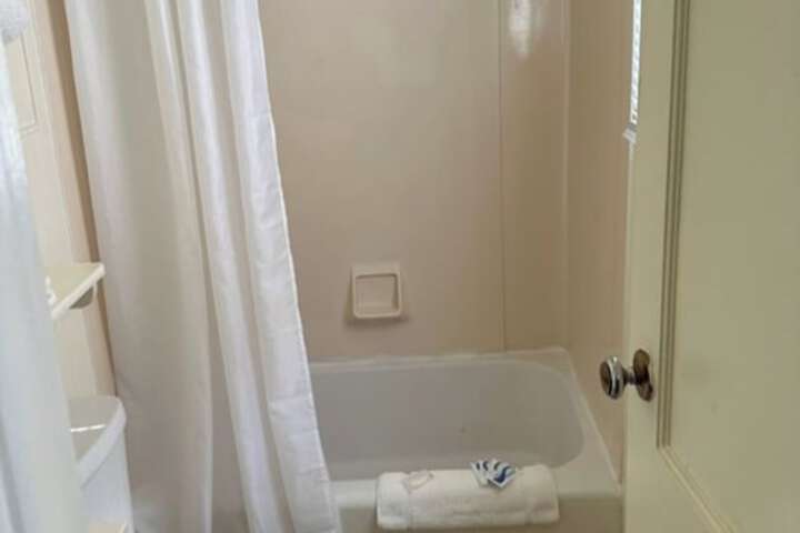 Love Hotels Murdo by OYO on Interstate 90