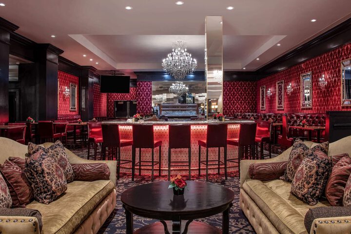 Lounge 62 of 67