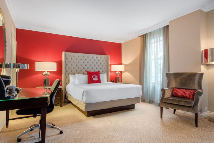 Room 70 of 111