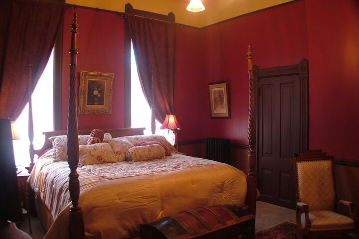Martin & Mason Hotel
