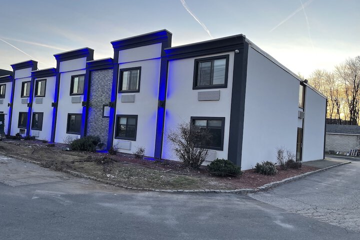 Hotel 4 of 43