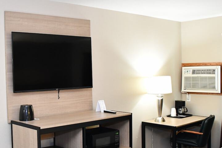 Baymont Inn & Suites by Wyndham Platteville