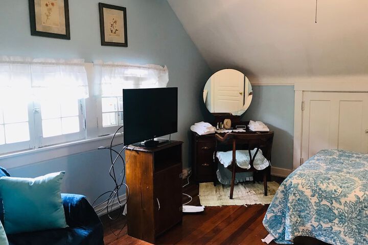 Room 12 of 34