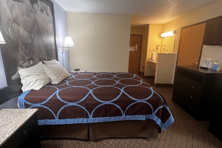 Room 21 of 29