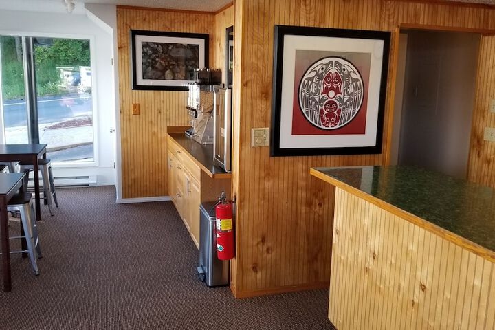 Cougar Land Motel