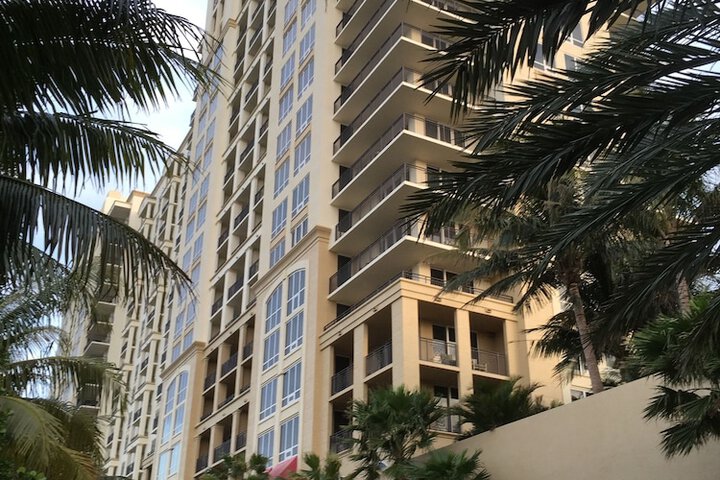 Hotel 7 of 412