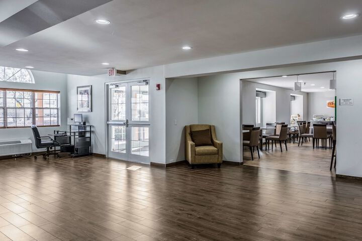 Hotel Interior 10 of 37