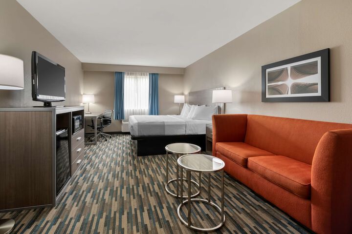 Room 13 of 25