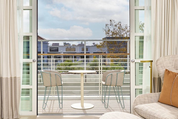 Cameo Beverly Hills LXR Hotels & Resorts
