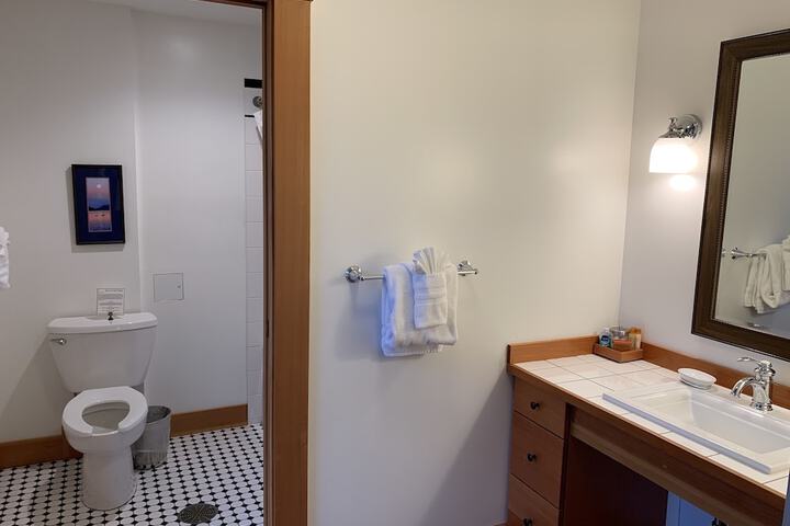 Room 27 of 119