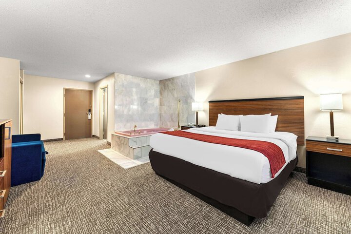 Room 14 of 32
