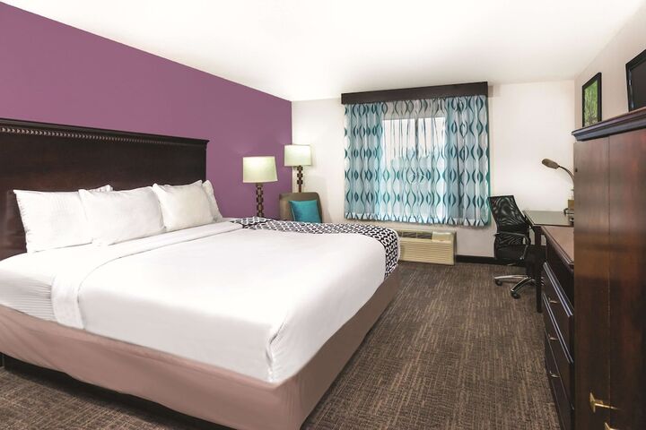 Room 15 of 28
