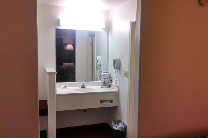 Room 13 of 22