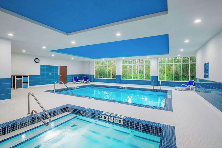 Four Points by Sheraton Grande Prairie