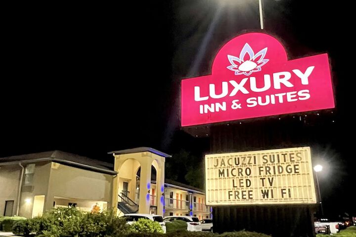 Hotel 4 of 17